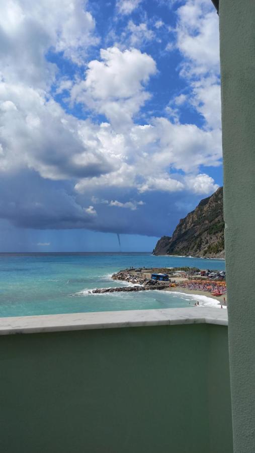 La Terrazza Sul Mare Affittacamere Μοντερόσο αλ Μάρε Εξωτερικό φωτογραφία